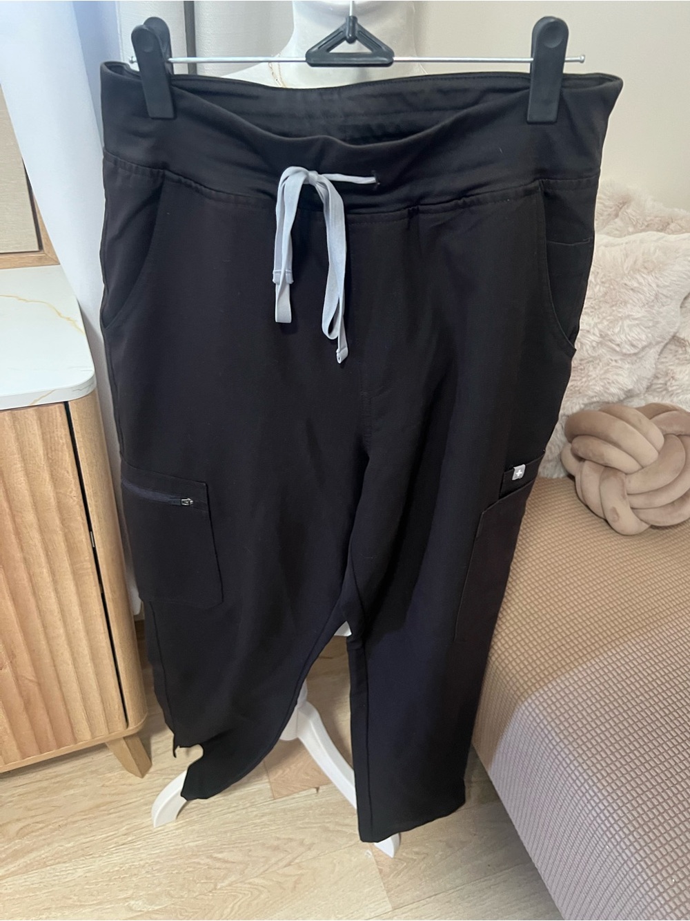 FIGS women’s Black Yola Pants